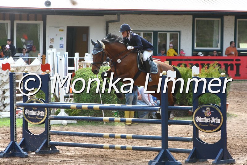 004M2590_Finja_Spring M x.JPG